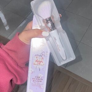 Floral Fantasy White Makeup Brush